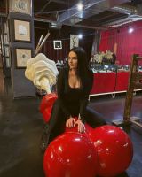 Миниатюра Индивидуалка Кортни Калининский Фотография 