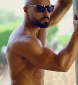 Миниатюра Мужчина Vlad Центральный Фотография 